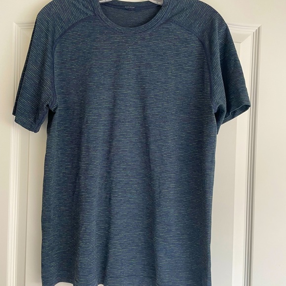 lululemon athletica Other - Lululemon workout shirt. Size M. Gently worn.